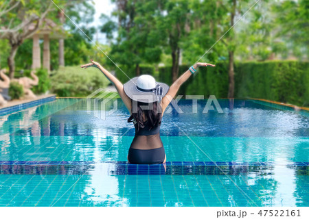Summer Vacations. Lifestyle woman happy Summer Vacations. Lifestyle woman happy 47522161
