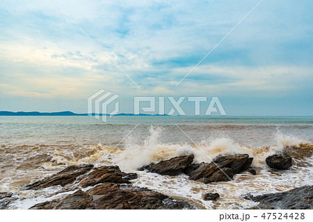 sea wave with stone at Khao Laem Ya in Mu Ko Samet National Park sea wave with stone at Khao Laem Ya in Mu Ko Samet National Park 47524428