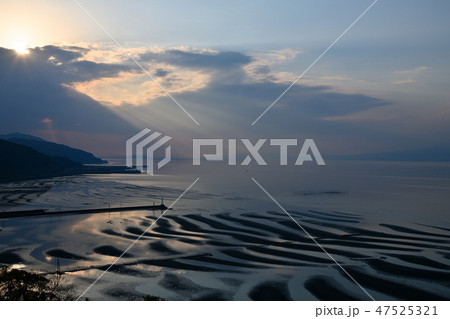 御輿来海岸 干潮と日の入り 47525321