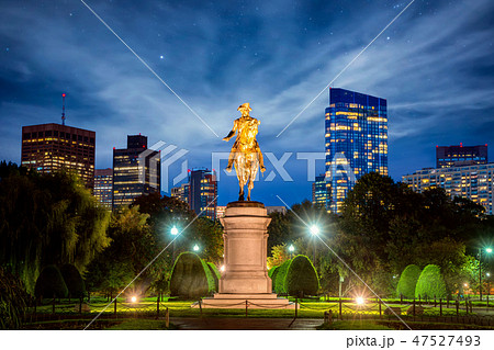 eorge Washington Equestrian Statue eorge Washington Equestrian Statue 47527493