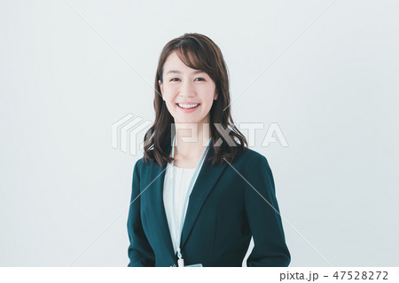 young woman 47528272