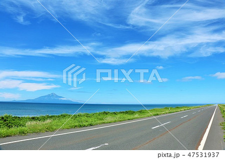 北海道　夏の青空とオロロンライン 47531937
