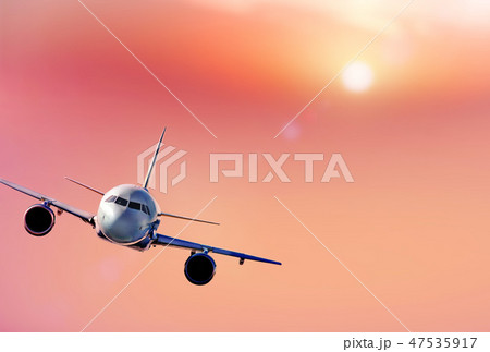 Jet aircraft in flight 47535917