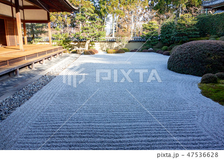 冬の京都の一休寺 47536628