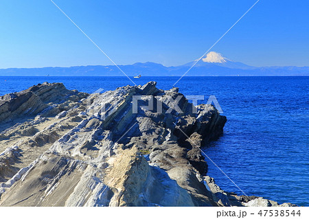 【神奈川県】城ヶ島から見た富士山 47538544