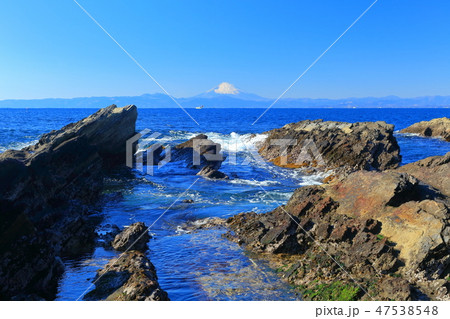 【神奈川県】城ヶ島から見た富士山 47538548