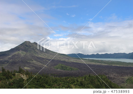 キンタマーニ高原 火山と湖 バリ島 インドネシア キンタマーニ高原 火山と湖 バリ島 インドネシア 47538993