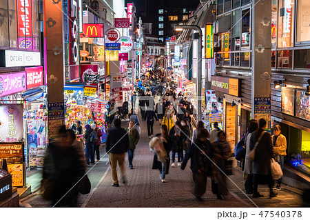 《東京都》竹下通り・夜のメインストリート 《東京都》竹下通り・夜のメインストリート 47540378