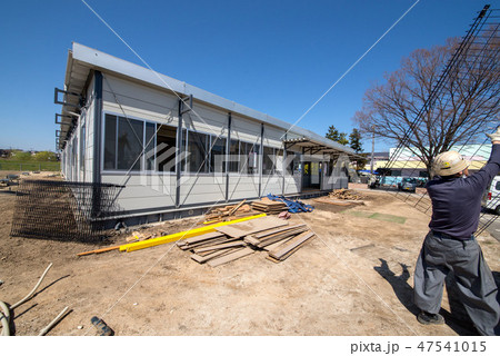プレハブの解体 プレハブの解体 47541015