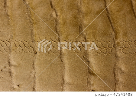 The wheel is stamped 47541408