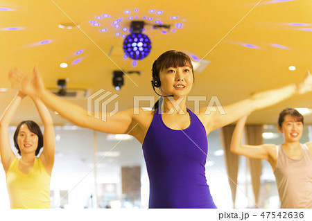 エアロビクス、エアロビ、体操、ダンス、踊り、スポーツジム、フィットネスジム エアロビクス、エアロビ、体操、ダンス、踊り、スポーツジム、フィットネスジム 47542636