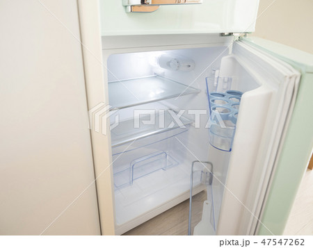 冷蔵庫の冷蔵室の内側 冷蔵庫の冷蔵室の内側 47547262
