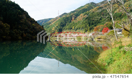 恵那市笠置峡の紅葉の写真素材