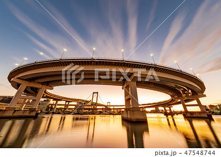 早朝のレインボーブリッジ　ループ橋 47548744