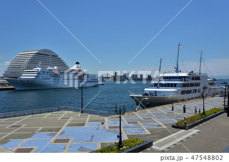 神戸港と青空 47548802