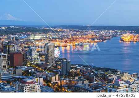 seattle city skyline at night,Seattle,wa,usa. seattle city skyline at night,Seattle,wa,usa. 47558705