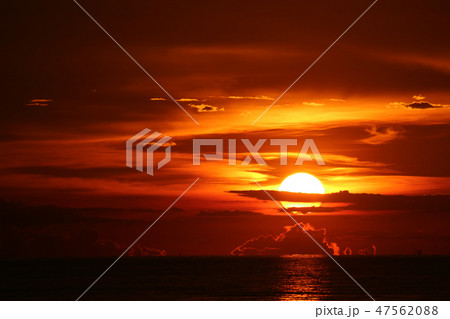 sun dawn back on morning sky silhouette cloud sun dawn back on morning sky silhouette cloud 47562088