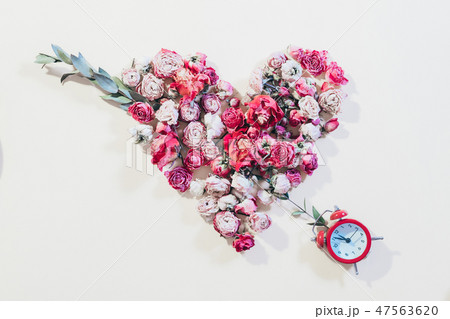 romantic love anniversary flower heart shape clock 47563620