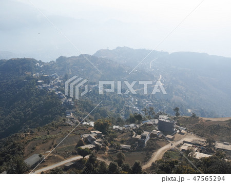 ネパール山間部の集落 47565294