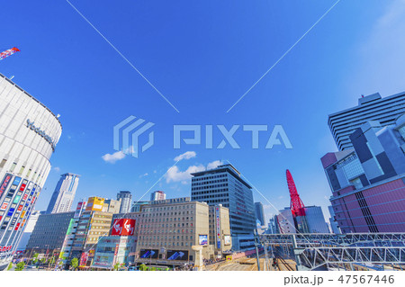 大阪　大阪駅前風景 47567446