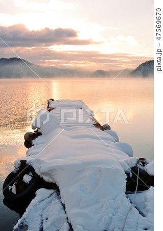 野尻湖の朝焼け 47569670