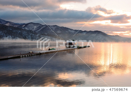 野尻湖の朝焼け 47569674