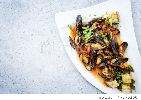 Traditional barbecue Italian blue mussels 47570290