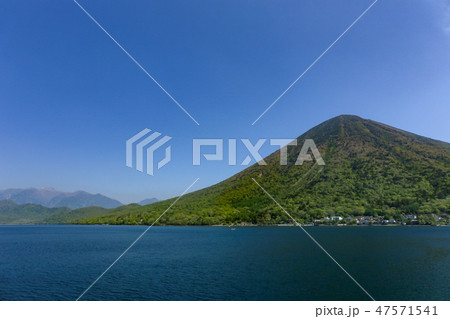 栃木県日光市 中禅寺湖と男体山 (5月) 栃木県日光市 中禅寺湖と男体山 (5月) 47571541