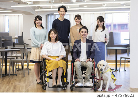 日本ユニバーサルマナー協会監修素材 障害者 ビジネスイメージ 日本ユニバーサルマナー協会監修素材 障害者 ビジネスイメージ 47576622