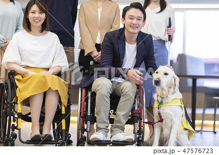 日本ユニバーサルマナー協会監修素材 障害者 ビジネスイメージ 日本ユニバーサルマナー協会監修素材 障害者 ビジネスイメージ 47576723