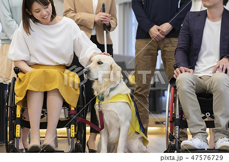 日本ユニバーサルマナー協会監修素材 障害者 ビジネスイメージ 日本ユニバーサルマナー協会監修素材 障害者 ビジネスイメージ 47576729
