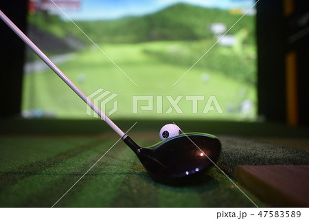 ゴルフ スクリーン 練習場 47583589