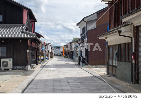 歴史的街並の三次町の通り 47588045
