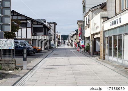 歴史的街並三次町の石畳通り 47588079
