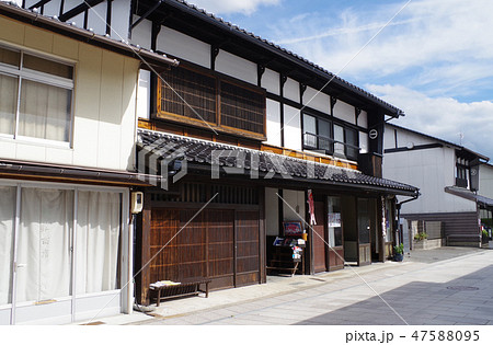 歴史的街並三次町の町家 47588095