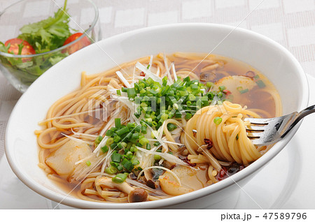 きのこの和風スープパスタ きのこの和風スープパスタ 47589796