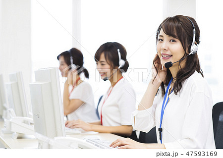 オペレーター コールセンター テレアポ ビジネス パソコン サポートデスクの写真素材
