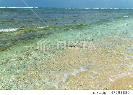 黒島(沖縄)の透明度の高い海 47593886
