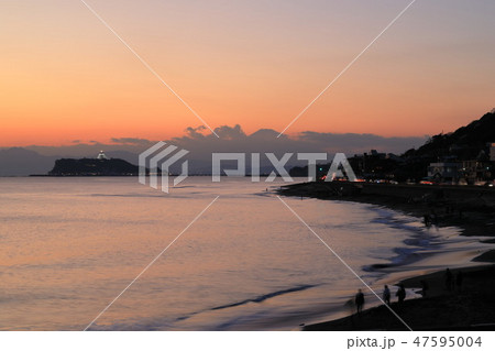 夕暮れの稲村ケ崎 夕暮れの稲村ケ崎 47595004