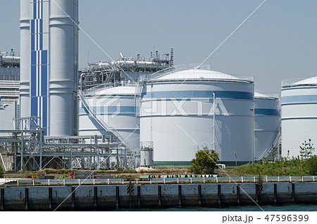 火力発電所のタンク群 47596399