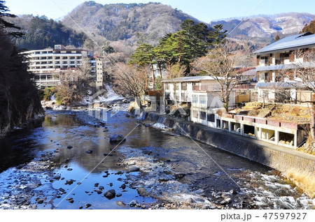 塩原温泉 箒川と鹿股川分岐付近の町並み 塩原温泉 箒川と鹿股川分岐付近の町並み 47597927