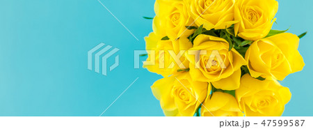 Fresh yellow roses bouquet 47599587