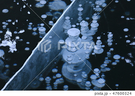 糠平湖のアイスバブル02 47600324