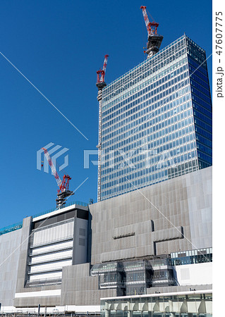 横浜駅きた東口からの横浜駅と建設中の横浜駅ビル 横浜駅きた東口からの横浜駅と建設中の横浜駅ビル 47607775