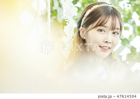 若い女性 女性 女 47614504