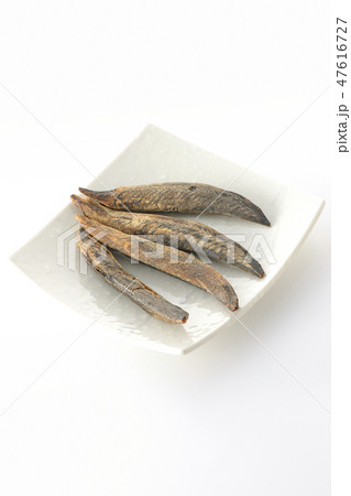 お皿にかつお節 お皿にかつお節 47616727