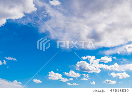 冬の青空 47618850