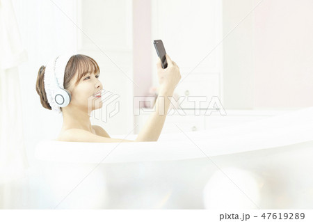 若い女性 女性 女 47619289