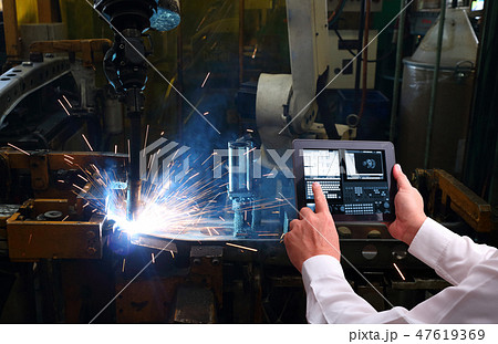 Industry 4.0 concept 47619369