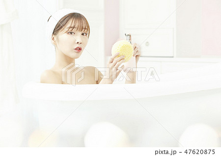 若い女性 20代 韓国人 47620875